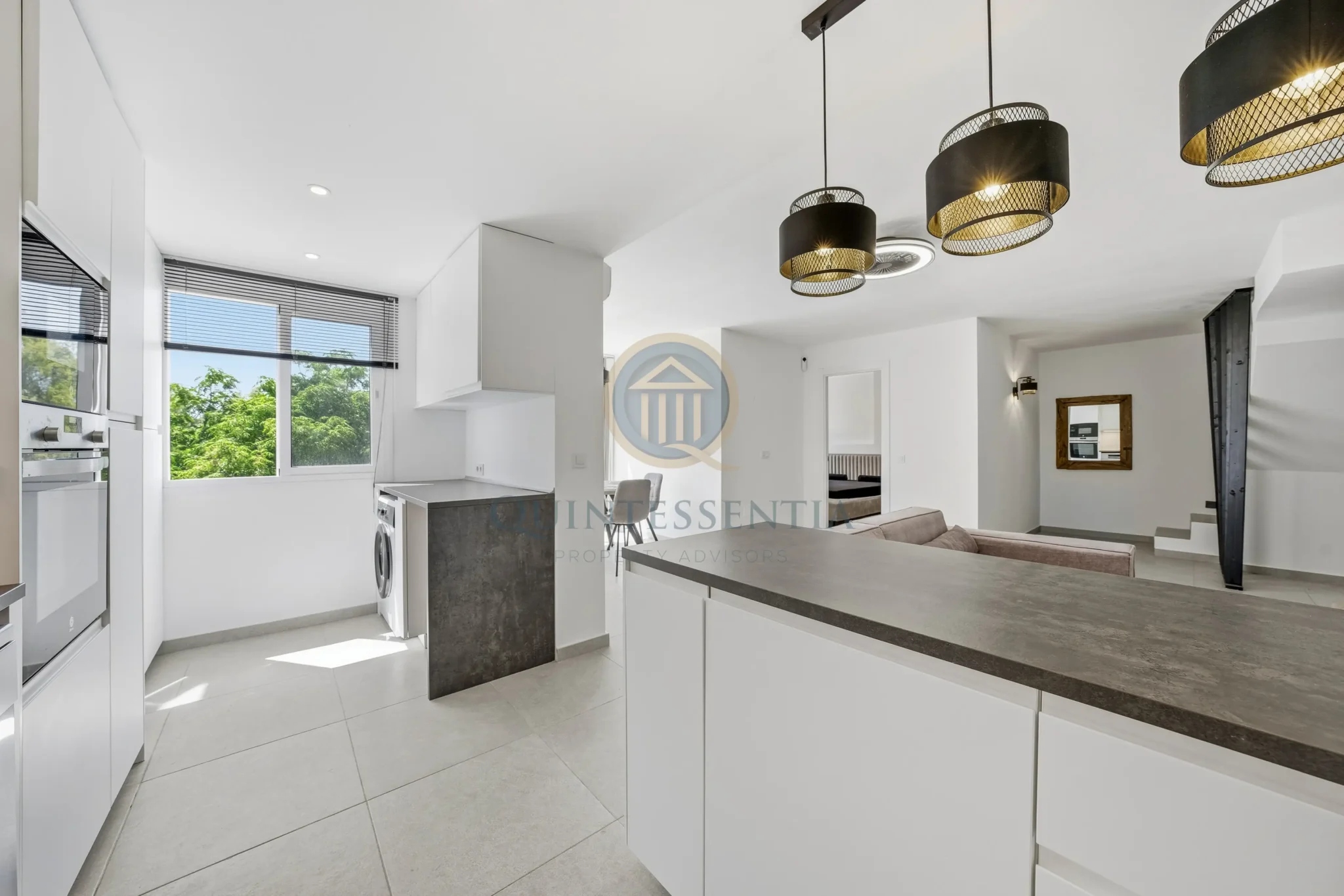Elviria Double Pentahouse logo-10