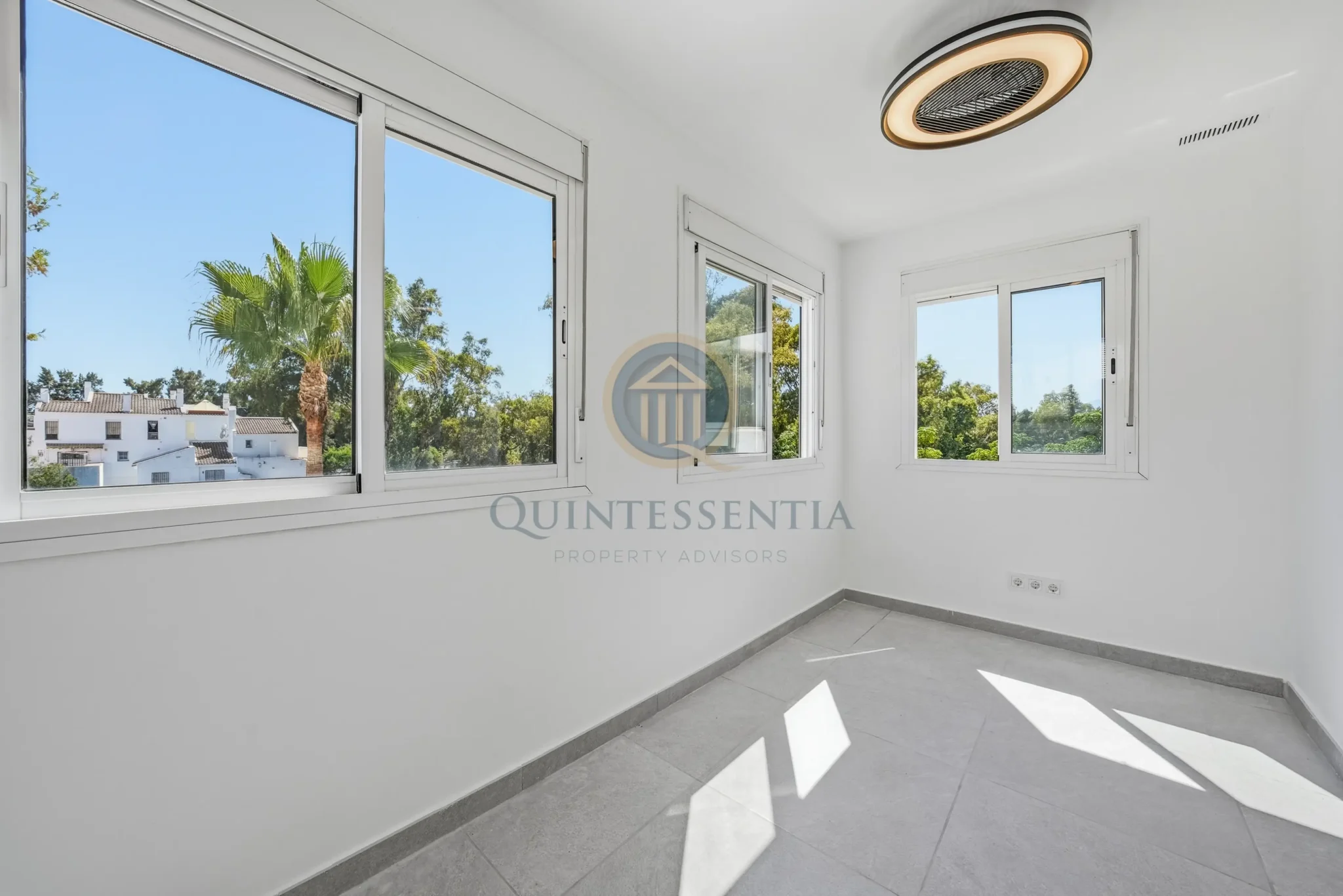 Elviria Double Pentahouse logo-16