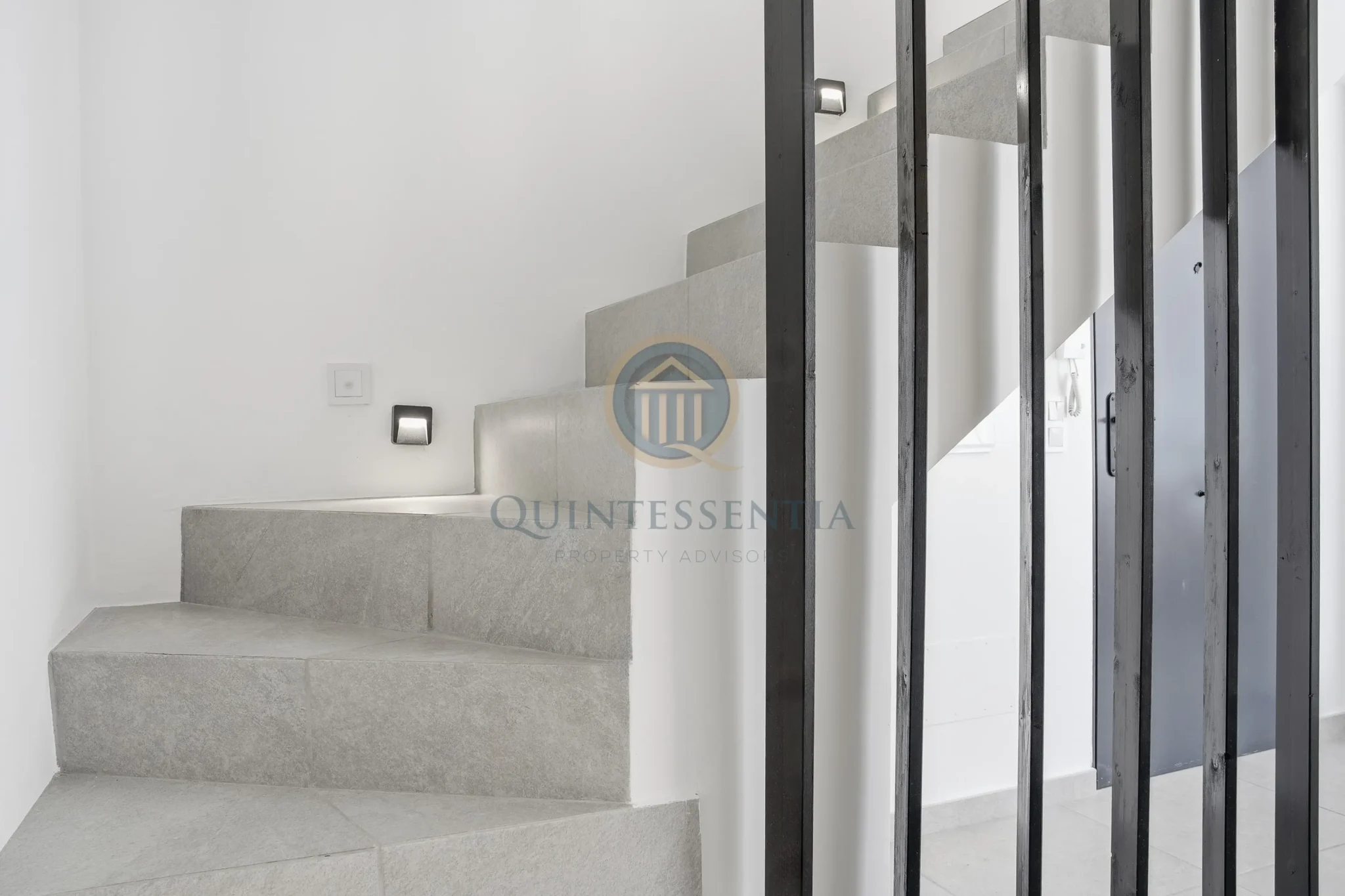 Elviria Double Pentahouse logo-33